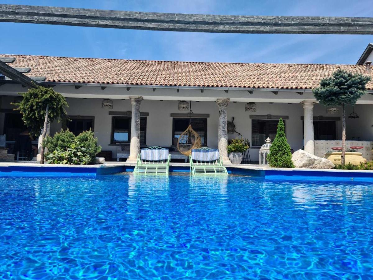 Resident Wellness Vendégház Békéscsaba Esterno foto